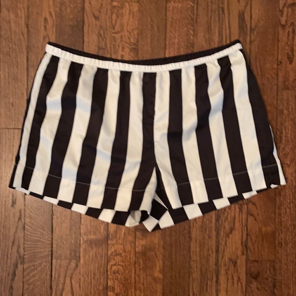 Shimera M *CHIC* Ivory Blk Striped Satiny Lounge Shorts